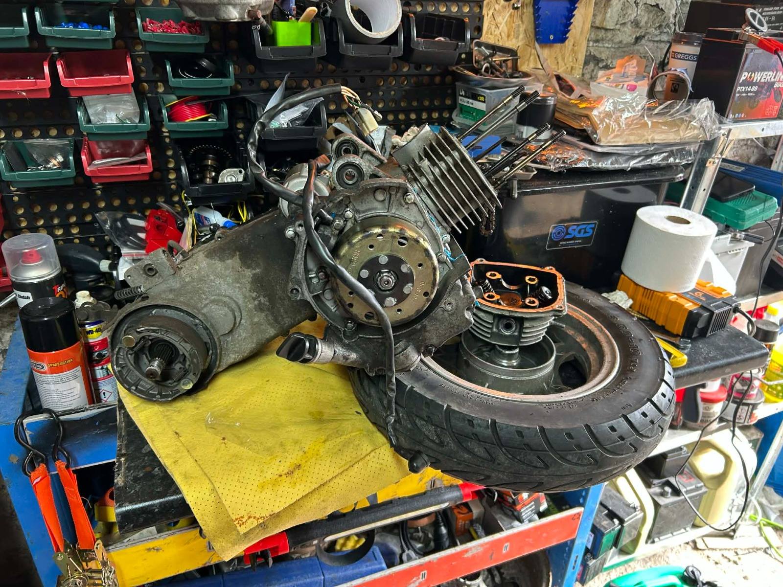 Znen Tommy - A deeper look into the Znen Tommy with low compression. Engine removed to find a previous owner has mangled it...