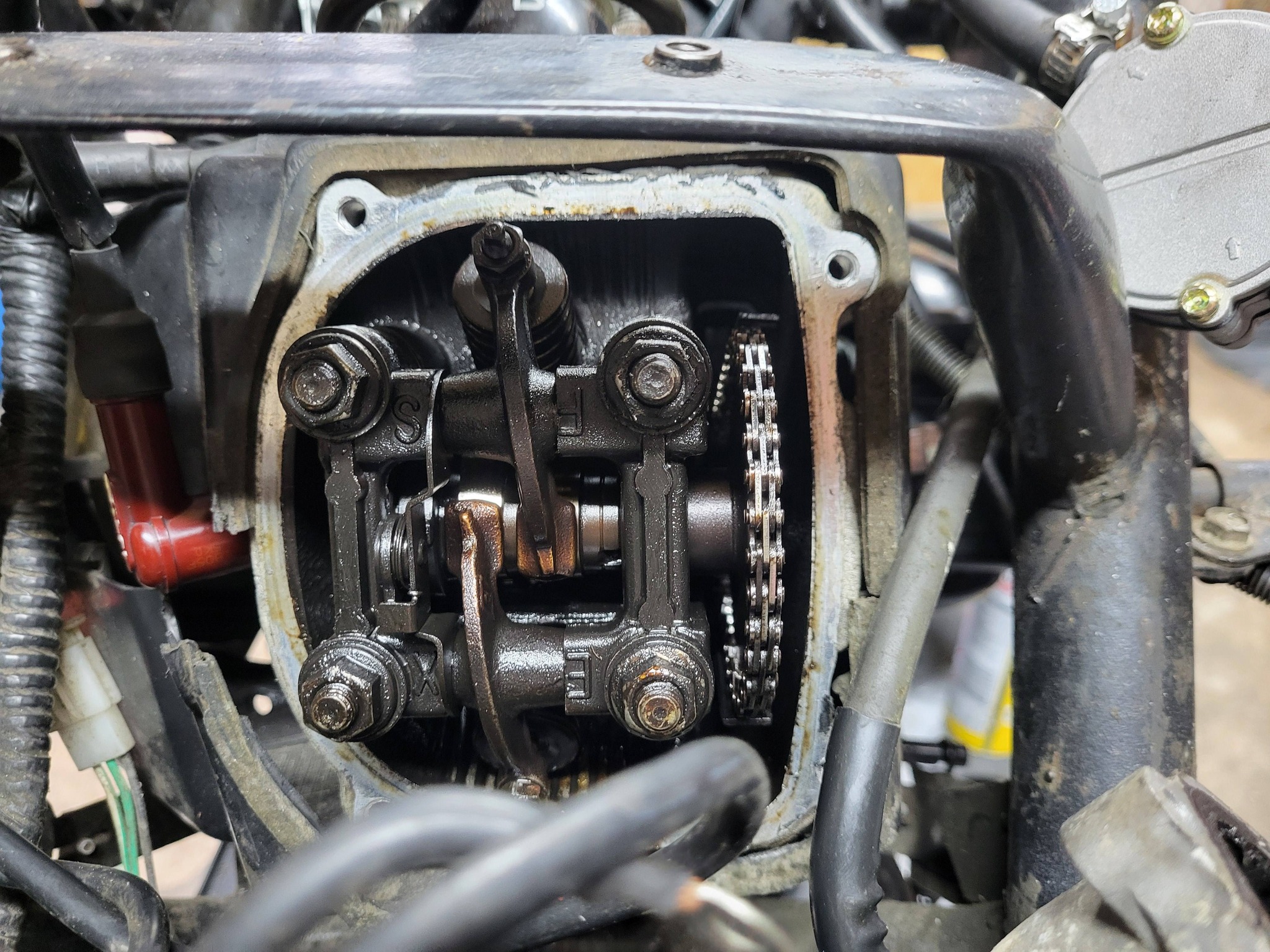 Bike X - Investigating low compression. The timing is 180 degrees out